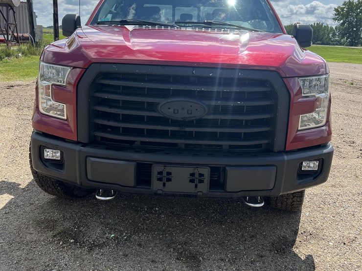 2017-ford-f150-xlt-image-2
