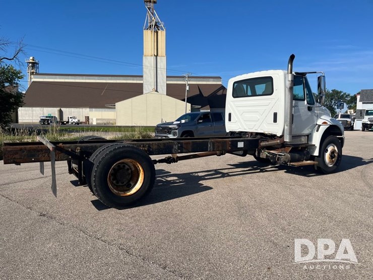 2012-international-durastar-4400-image-11