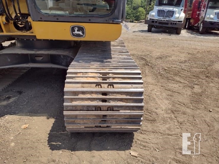 2019-deere-130g-image-38