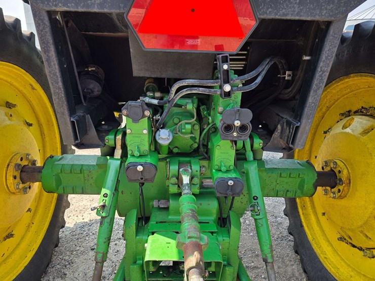 1990-john-deere-4455-image-32