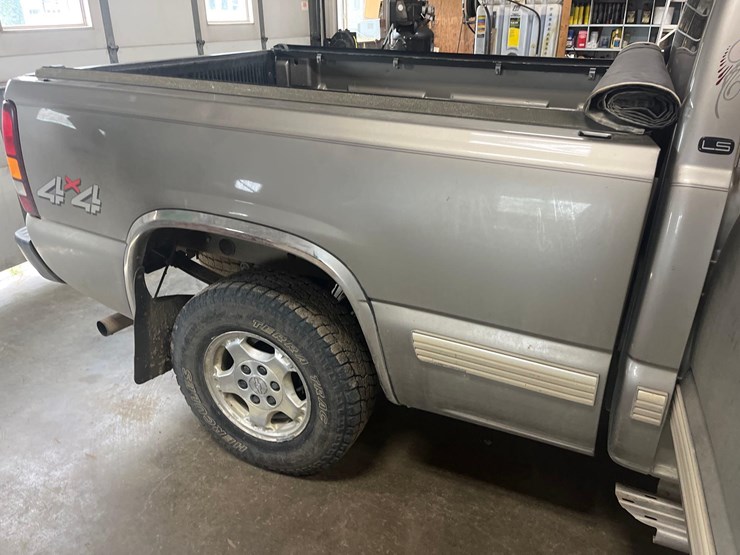 2000-chevrolet-1500-image-32