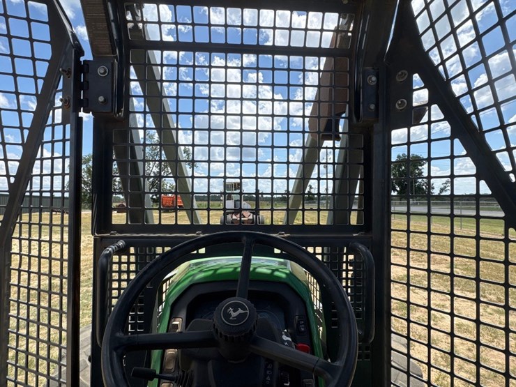 2015-john-deere-5100m-image-18