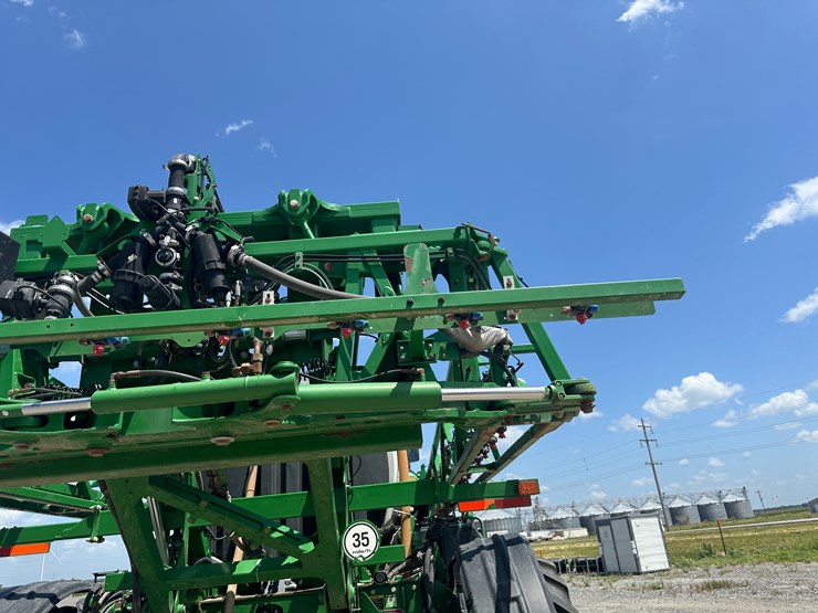 2018-john-deere-r4038-image-22