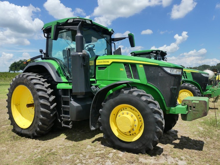 2020-john-deere-7r-210-image-1
