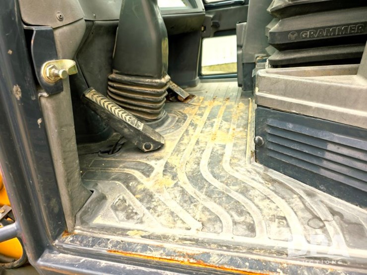 deere-244j-image-35