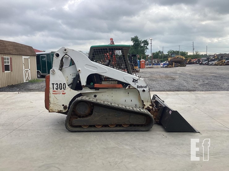 2004-bobcat-t300-image-6