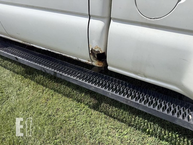 2001-chevrolet-3500hd-image-10