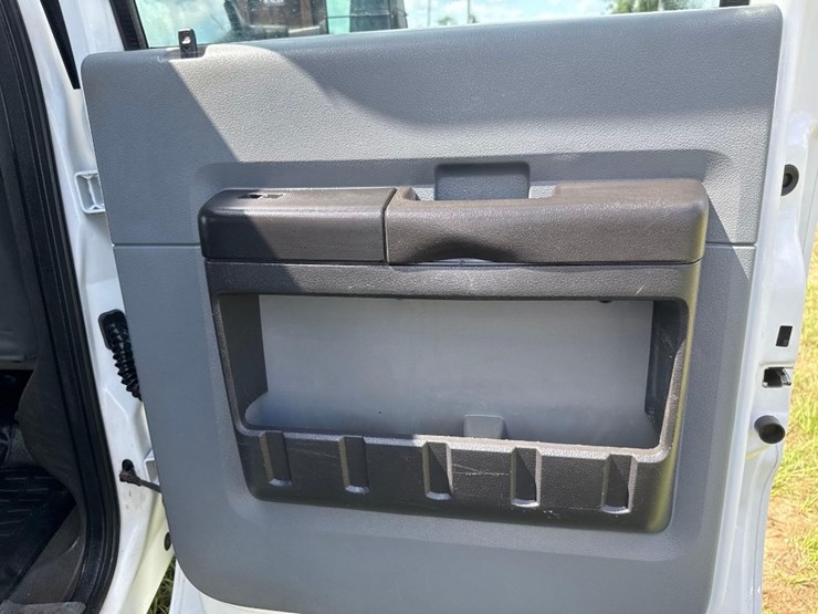 2016-ford-f350-xl-image-19