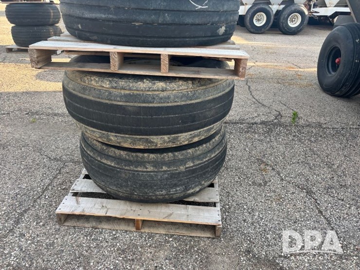 implement-tires-(dr11902)-image-9