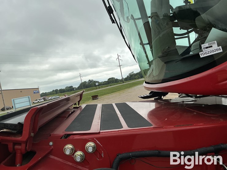 2013-case-ih-7230-image-19