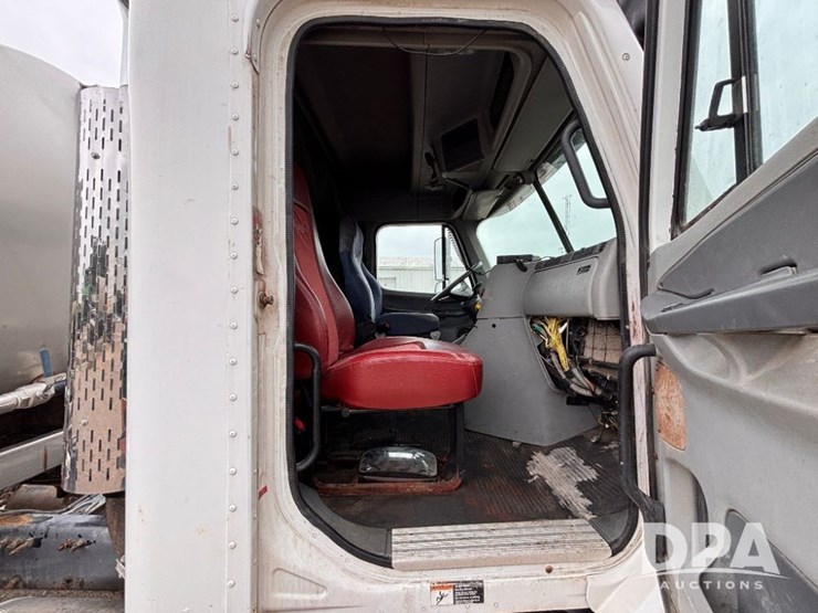 2006-freightliner-columbia-truck-(gp11007,-unit-345)-image-74