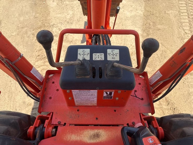 2005-kubota-l39-image-31