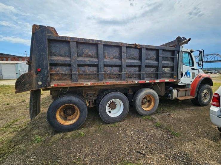 #2526-•-2007-freightliner-m2-tandem-axle-dump-truck-image-5