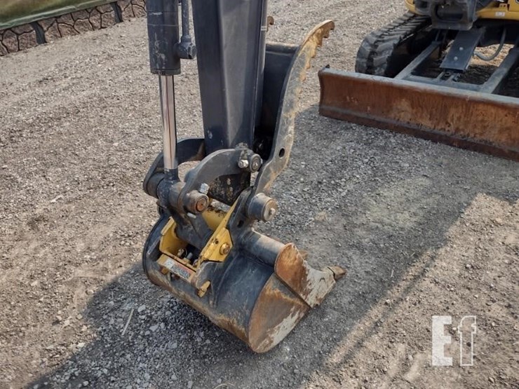 2022-deere-30g-image-16