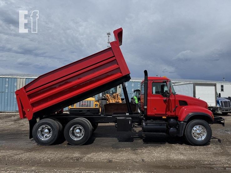 2004-mack-granite-cv713-image-3