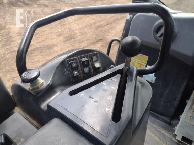 2006-caterpillar-953c-image-9