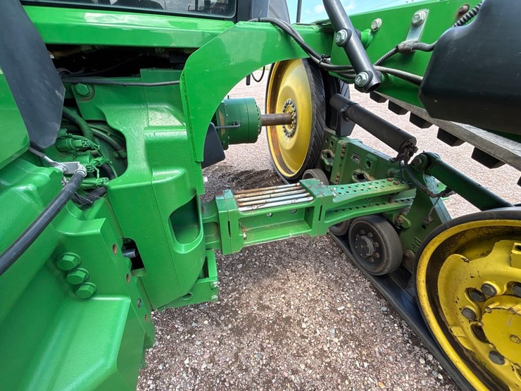 2014-john-deere-8335rt-image-23