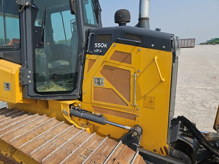 2018-deere-550k-image-6