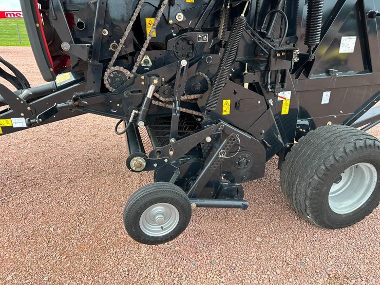 2019-case-ih-rb465-image-24