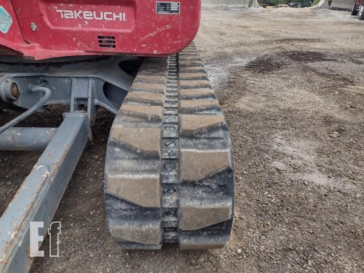 2018-takeuchi-tb260-image-35