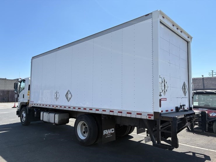 2018-isuzu-ftr-image-4