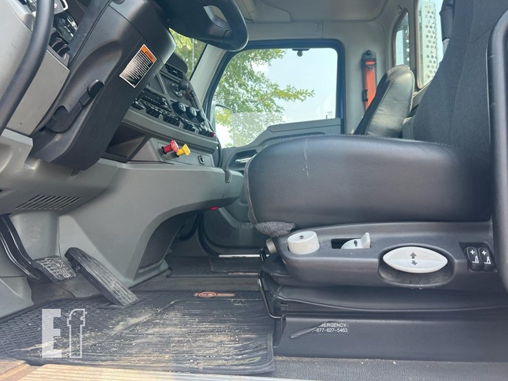2019-kenworth-t680-image-14