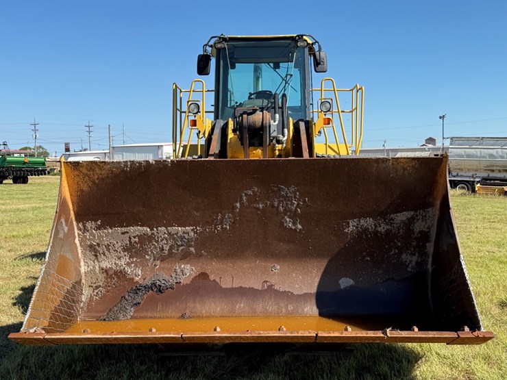 deere-824j-image-8