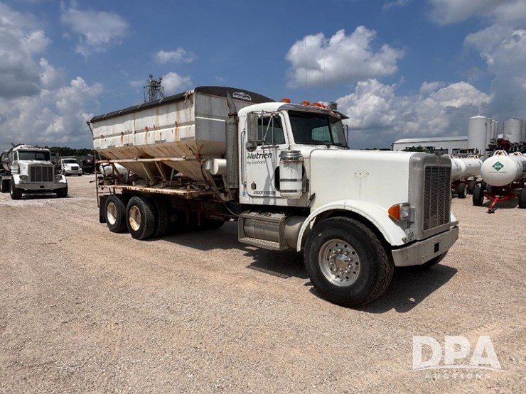 2000-peterbilt-357-image-1