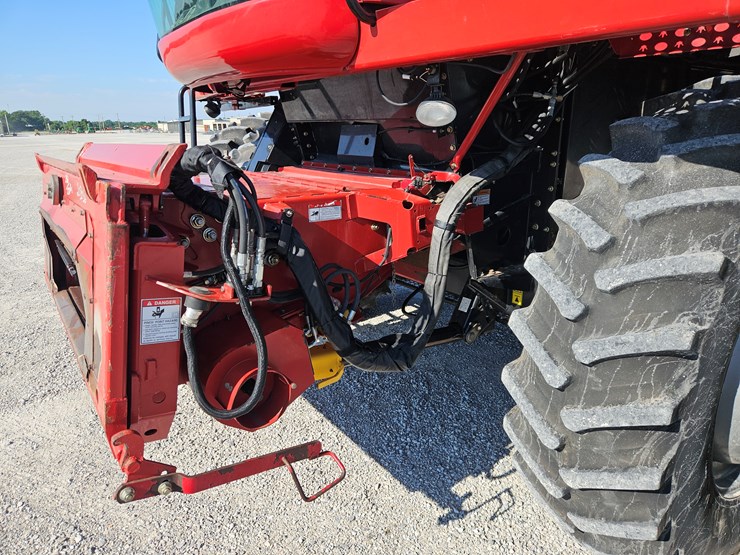 2009-case-ih-6088-image-5