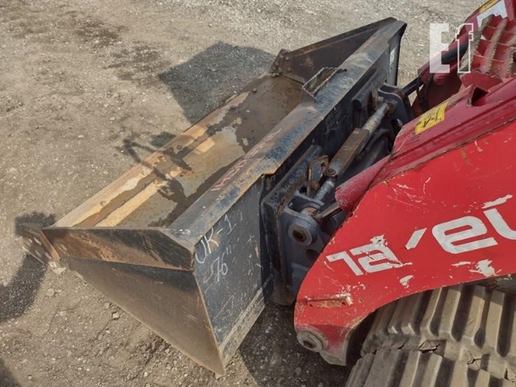 2017-takeuchi-tl12r2-image-19