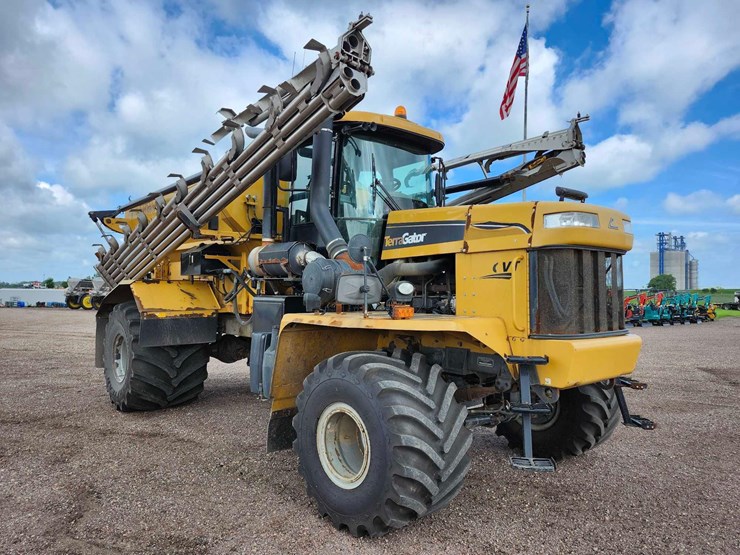 terra-gator-8400-applicator-image-2