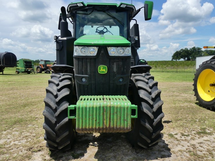 2020-john-deere-7r-210-image-3