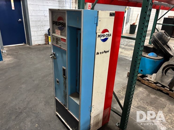 lacrosse-bottle-pop-machine-(dr11850)-image-4