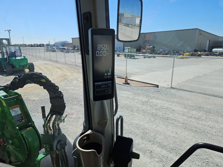2021-john-deere-6155m-image-22