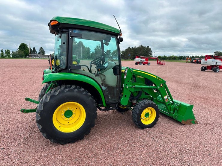 2022-john-deere-3033r-image-4