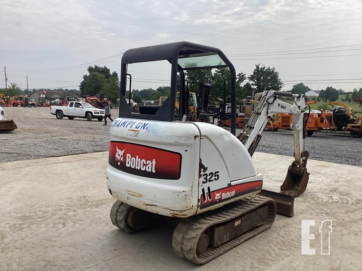 2011-bobcat-325g-image-4
