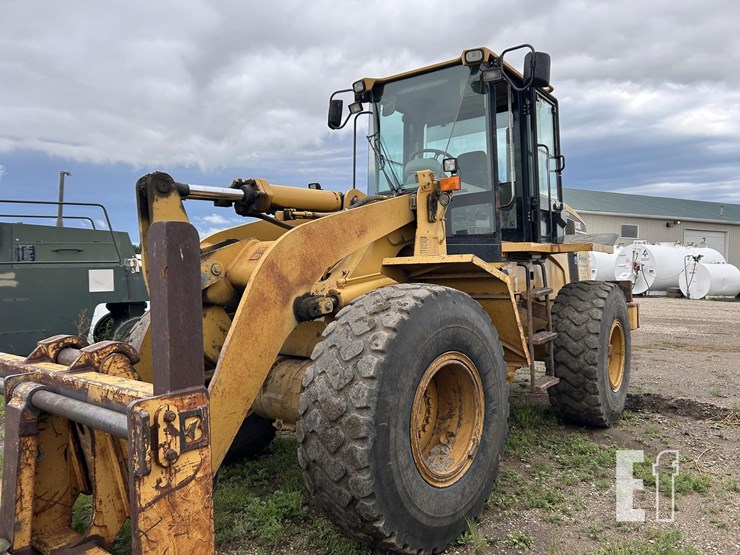 caterpillar-938g-image-1