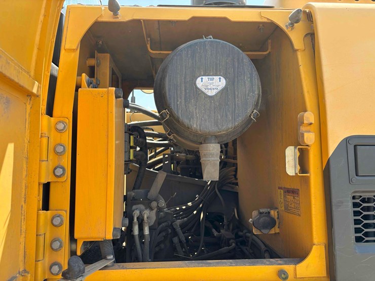 2012-volvo-ec250dl-image-10