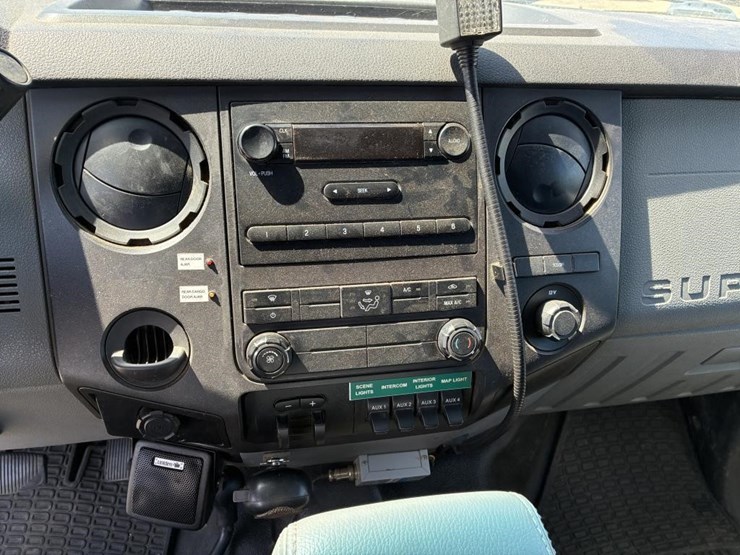 2012-ford-f550-image-17