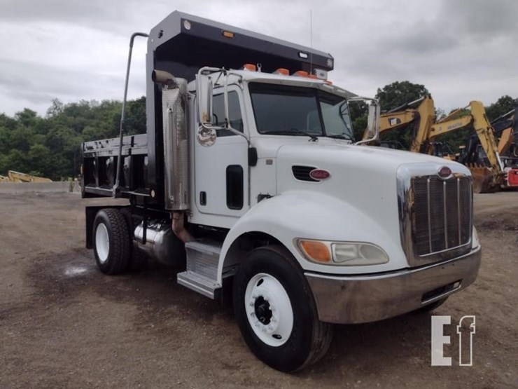 2009-peterbilt-335-image-33