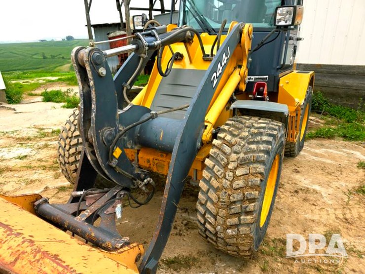 deere-244j-image-9