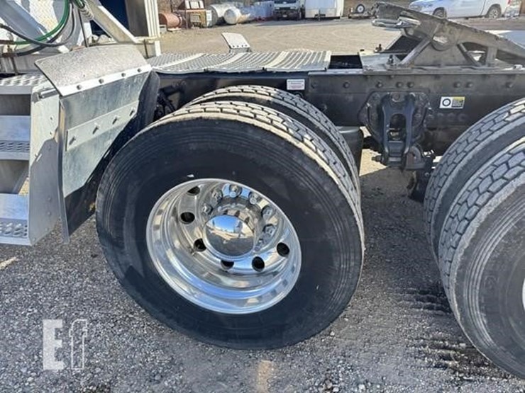 2018-kenworth-t680-image-40
