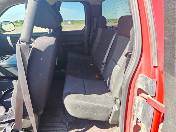 2010-chevrolet-silverado-1500-image-17
