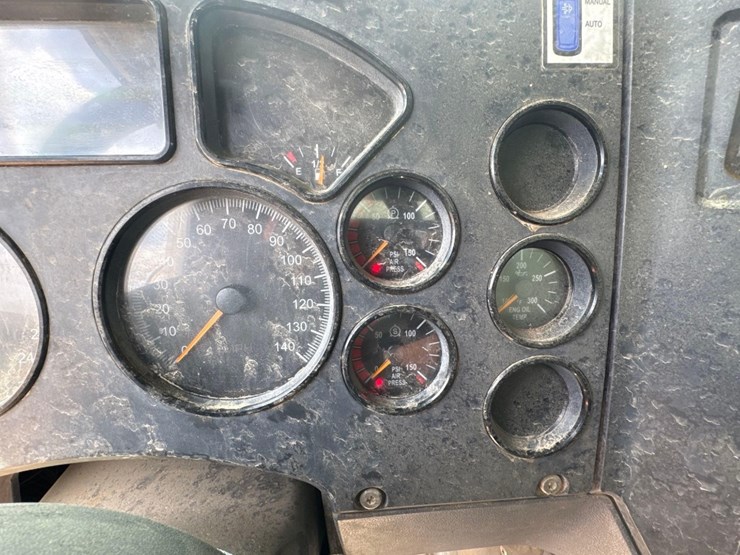 2014-mack-gu713-water-truck-image-28