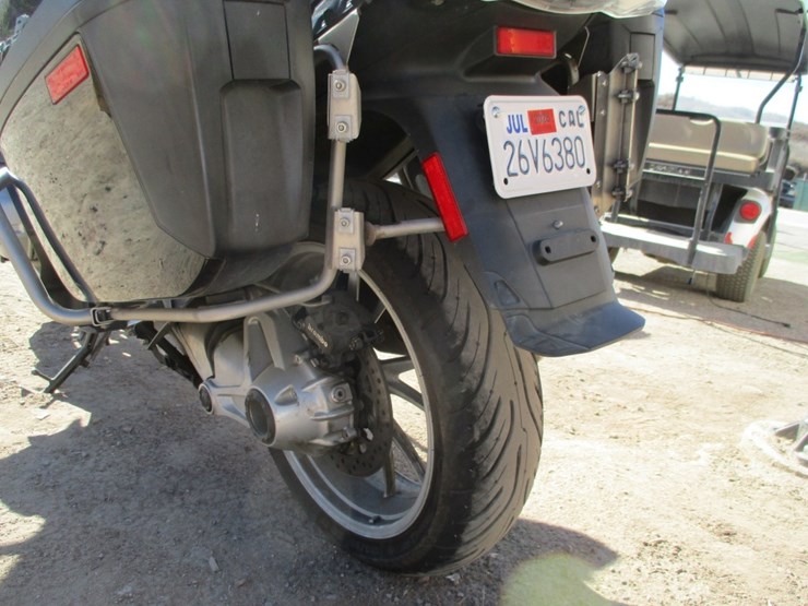 2018-bmw-r1200rt-motorcycle,-image-13
