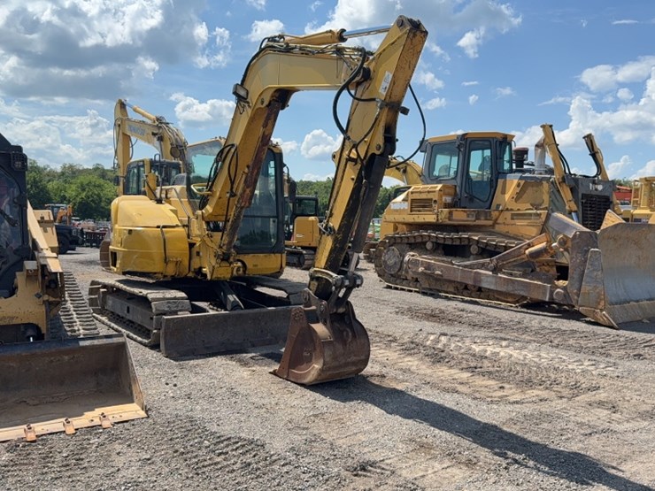 2011-komatsu-pc88mr-8-image-3