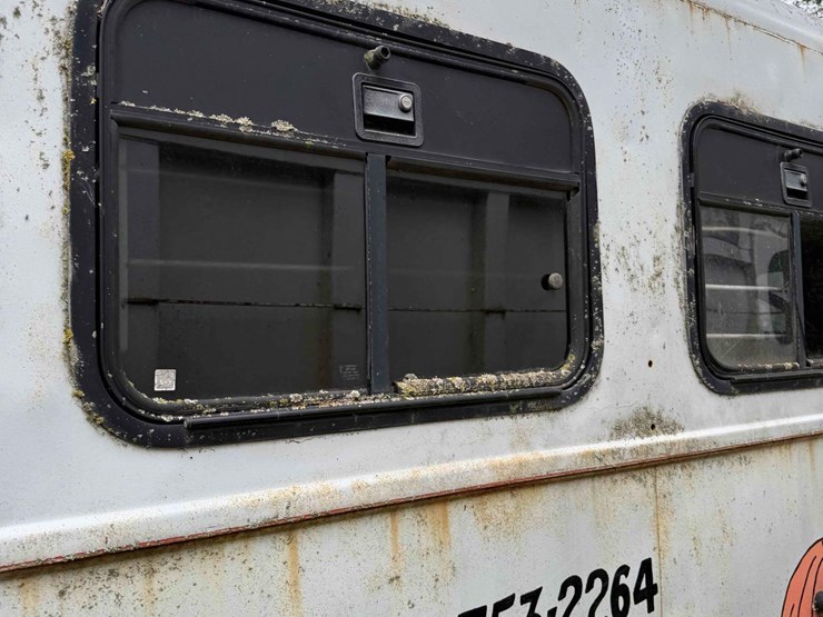 82-1/2”-x-14-1/2ft-enclosed-trailer-image-22
