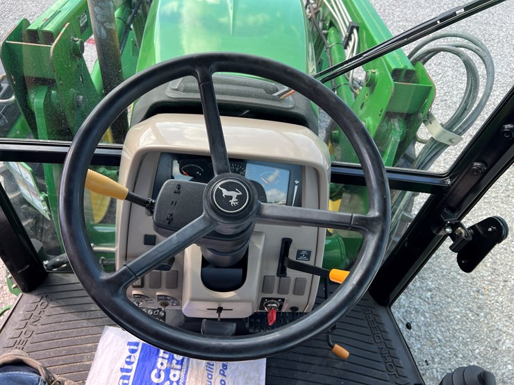 2012-john-deere-5083e-image-9