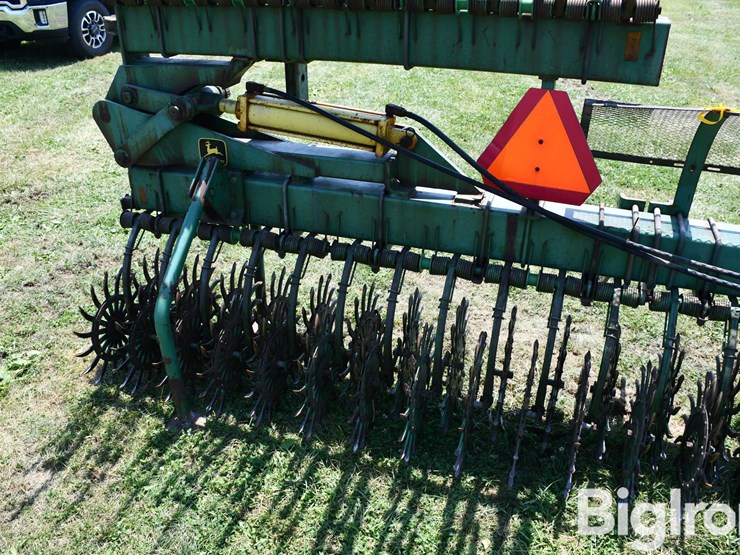 john-deere-28-image-17