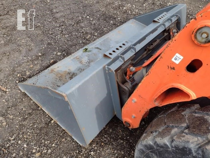 2016-kubota-ssv65-image-17
